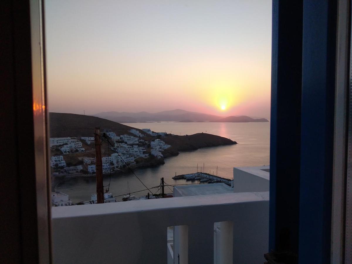 Appartamento Θέαστρον - Theastron House With Great View In Chora Pera Gyalos Esterno foto