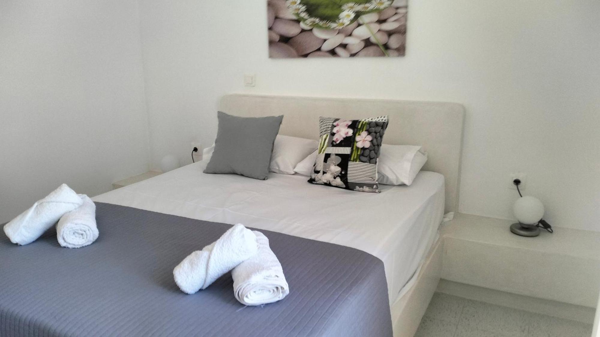 Appartamento Θέαστρον - Theastron House With Great View In Chora Pera Gyalos Esterno foto