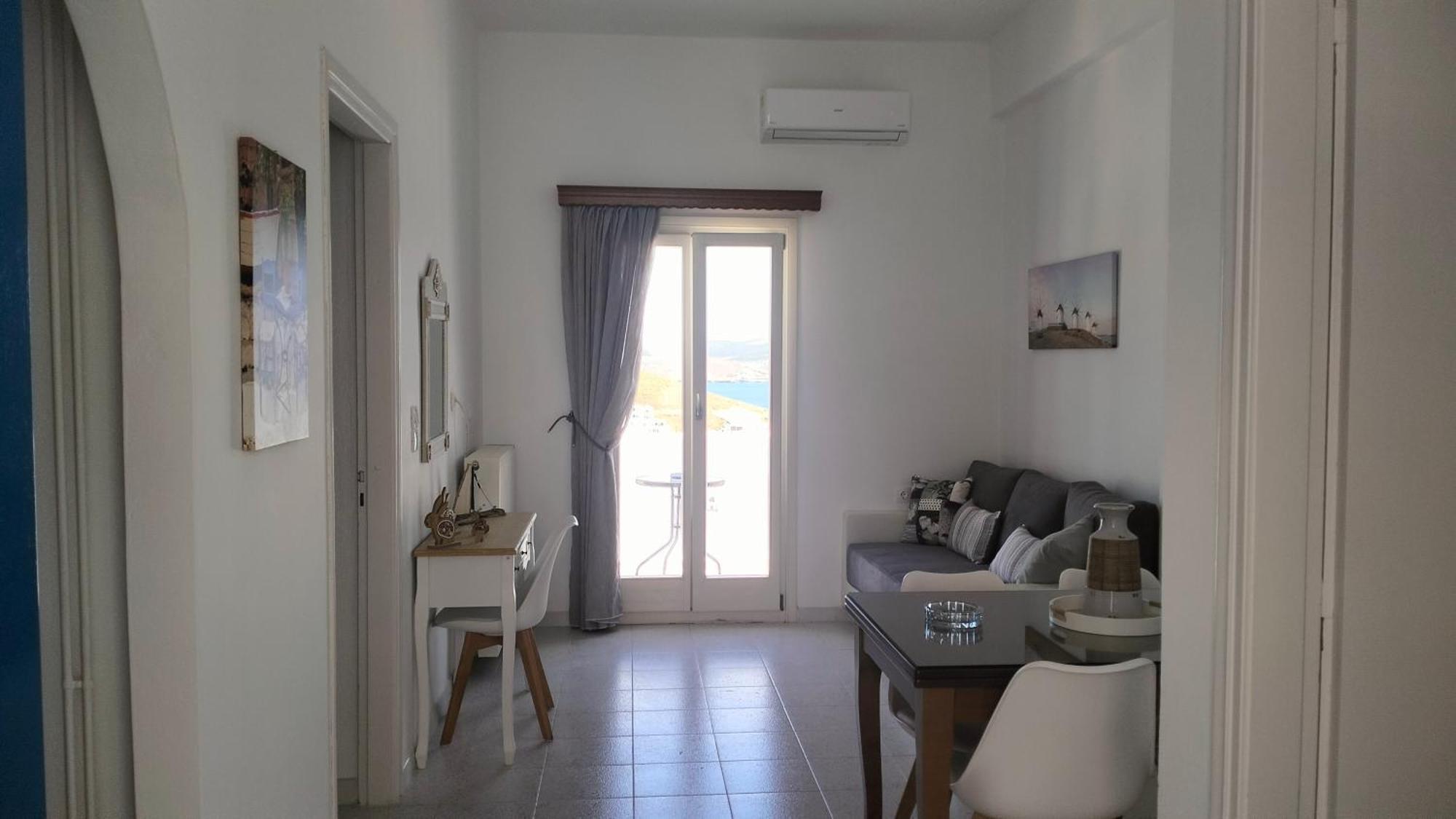 Appartamento Θέαστρον - Theastron House With Great View In Chora Pera Gyalos Esterno foto