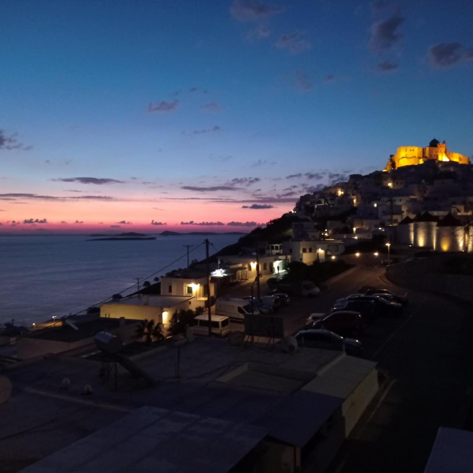 Appartamento Θέαστρον - Theastron House With Great View In Chora Pera Gyalos Esterno foto