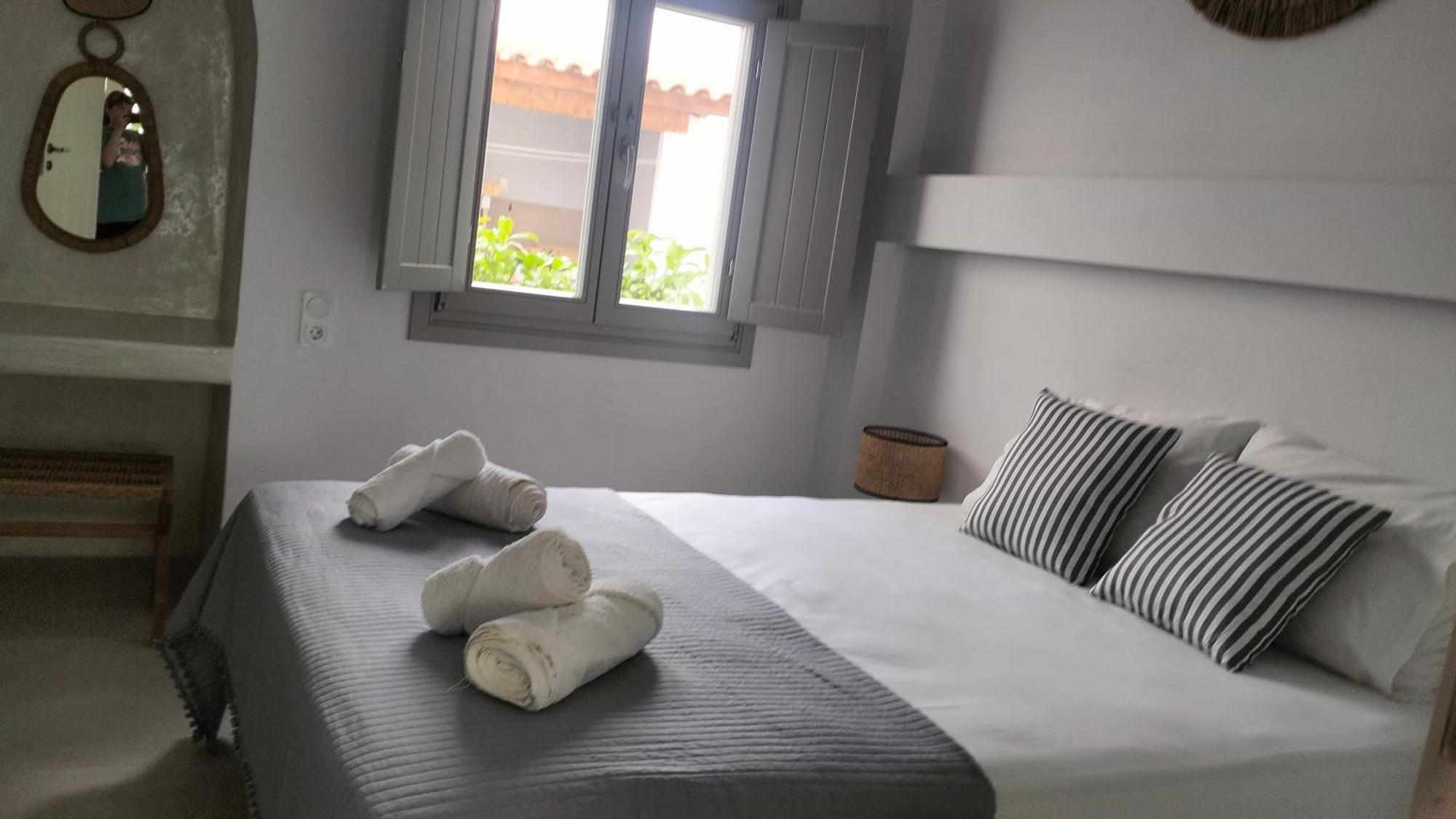Appartamento Θέαστρον - Theastron House With Great View In Chora Pera Gyalos Esterno foto