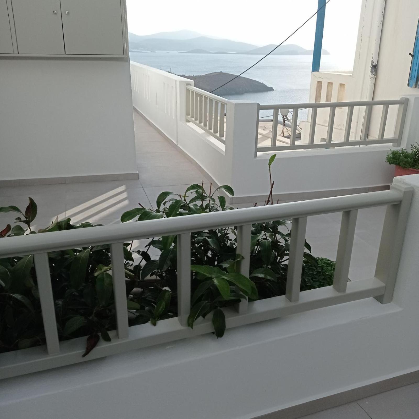 Appartamento Θέαστρον - Theastron House With Great View In Chora Pera Gyalos Esterno foto
