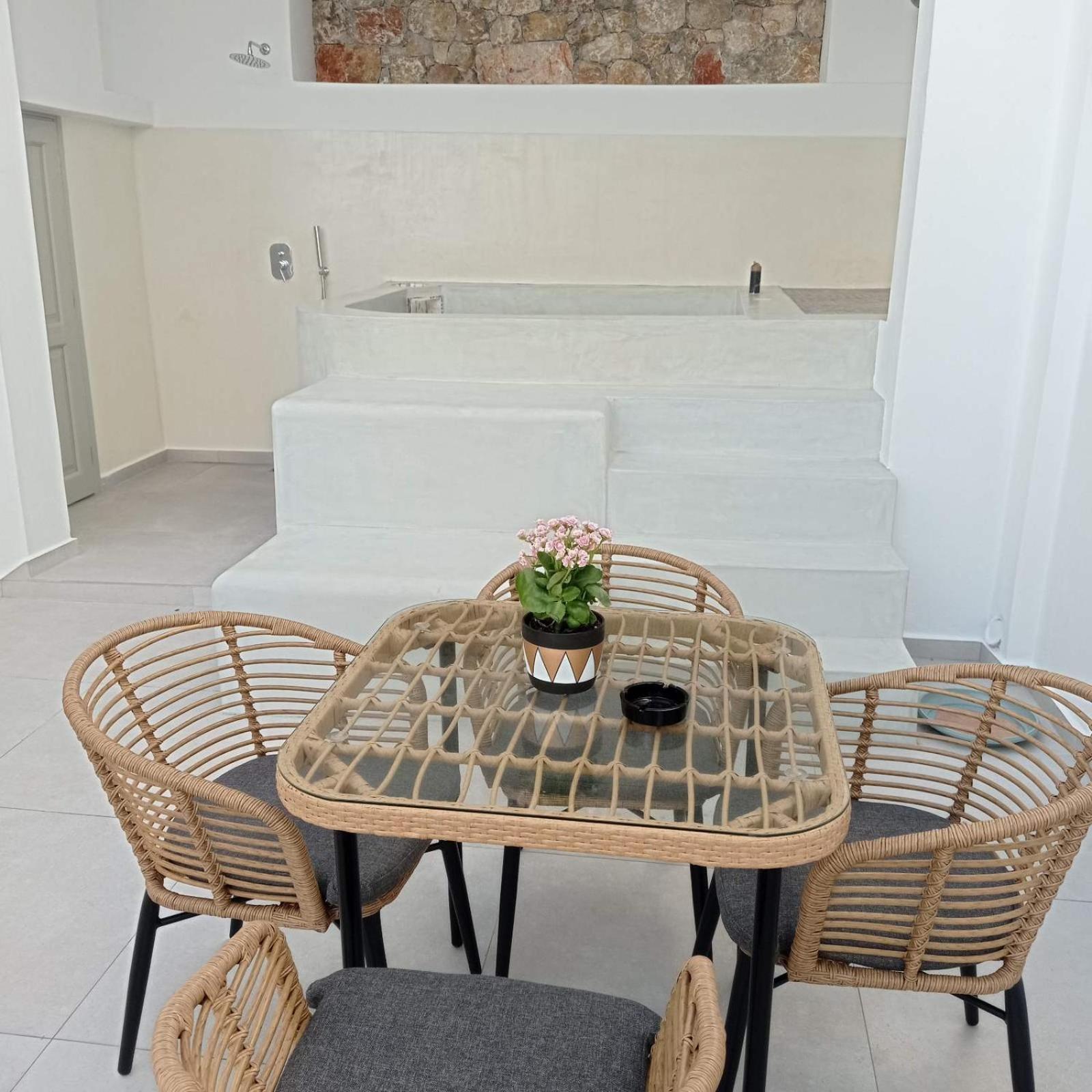 Appartamento Θέαστρον - Theastron House With Great View In Chora Pera Gyalos Esterno foto