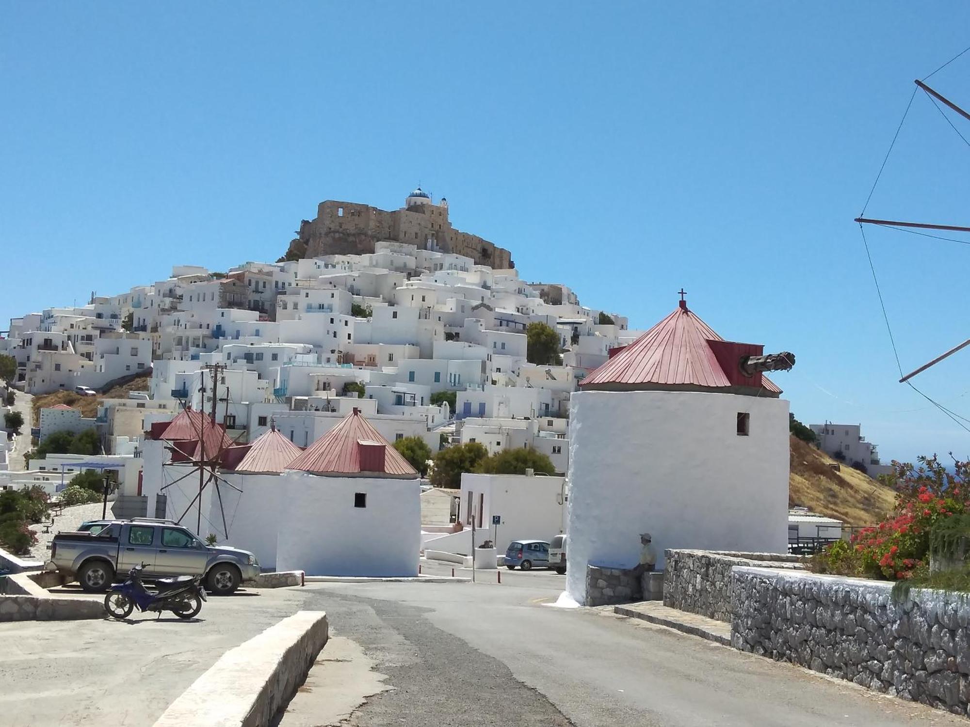 Appartamento Θέαστρον - Theastron House With Great View In Chora Pera Gyalos Esterno foto