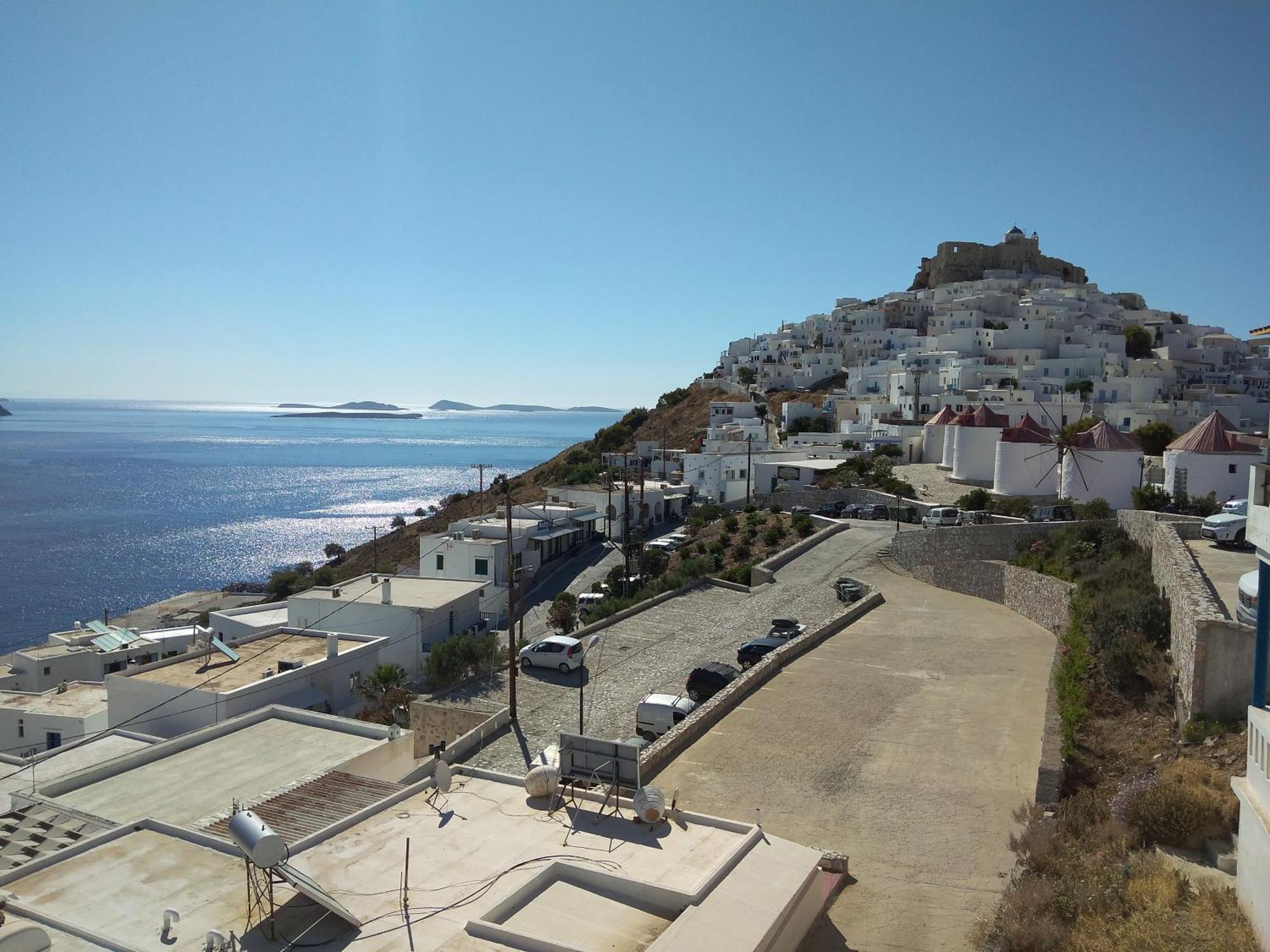 Appartamento Θέαστρον - Theastron House With Great View In Chora Pera Gyalos Esterno foto