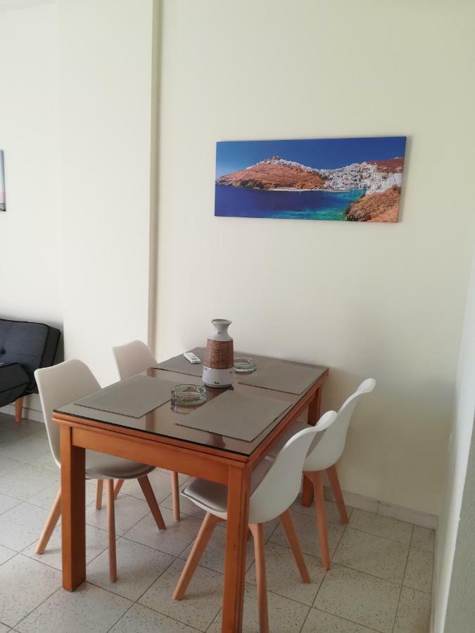 Appartamento Θέαστρον - Theastron House With Great View In Chora Pera Gyalos Esterno foto